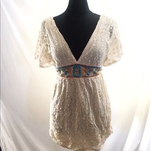 DONNA BE  Lace V-Neck Beach Dress/Coverup